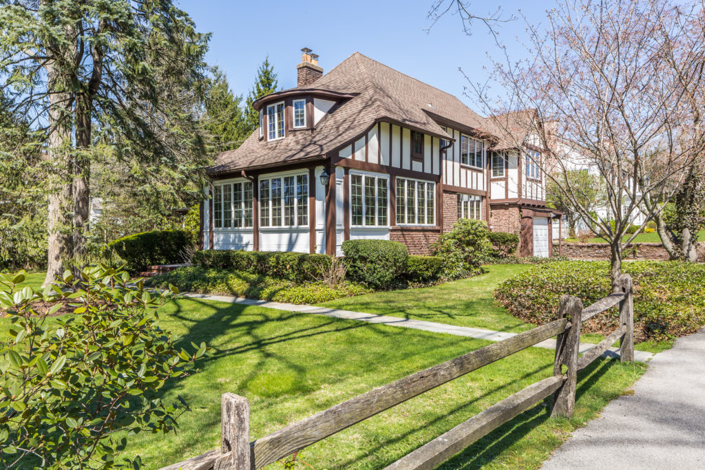 231 Pondfield Road Bronxville PO Eastchester, NY 10708 Houlihan & O'Malley Real Estate