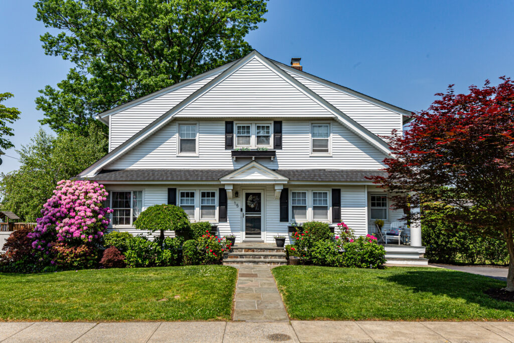 15 Alden Avenue, Yonkers, NY Houlihan & O'Malley Real Estate